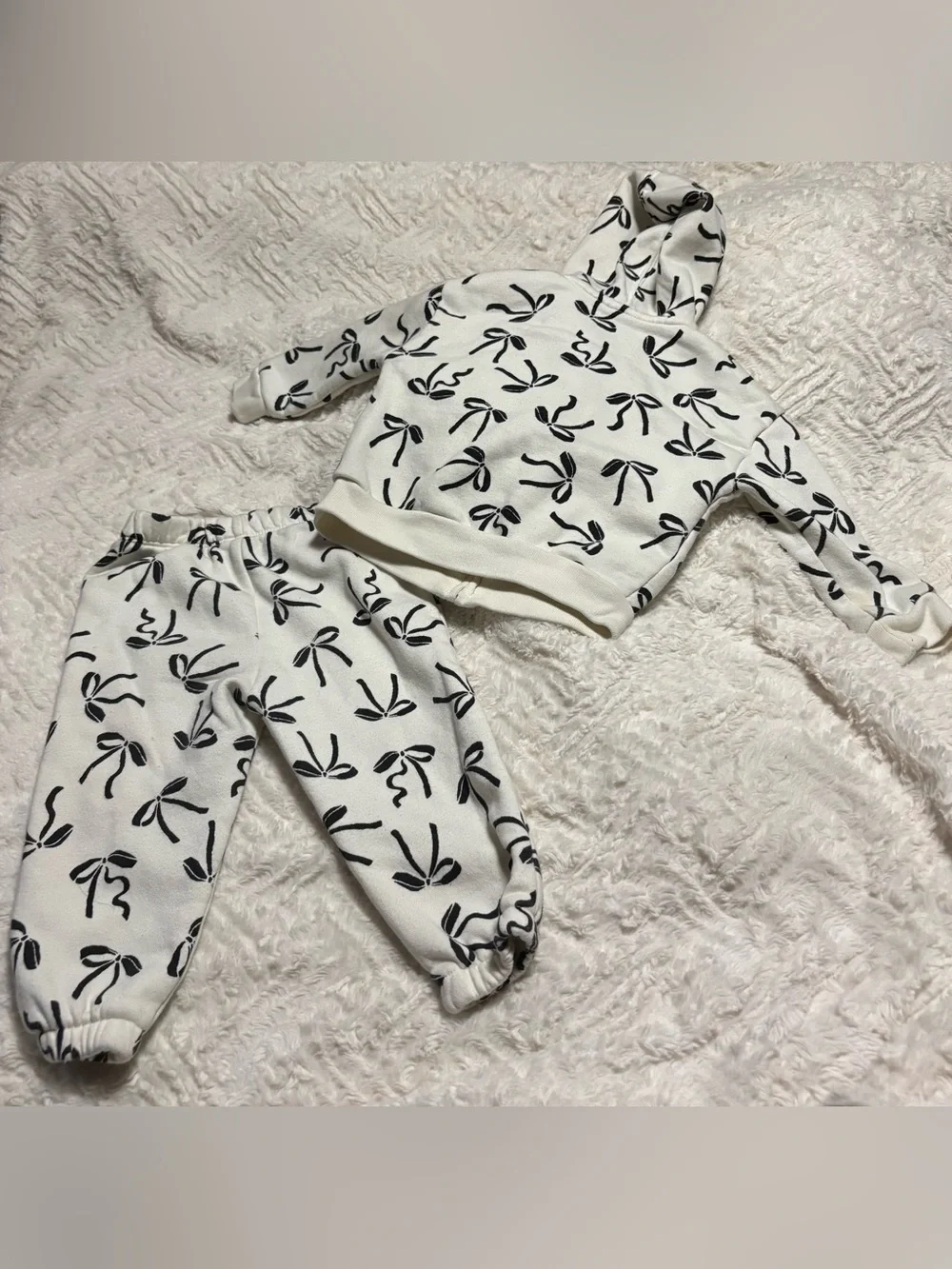 GAP White & Black 2 piece Printed bow Jogger Sweatpants Set for Kids